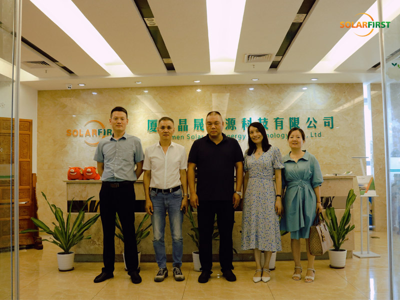 التعاون المربح للجانبين في الابتكار - Xinyi Glass Visit Solar First Group
