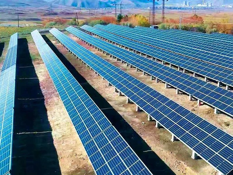 توقعات الطلب العالمي على وحدات الطاقة الشمسية الكهروضوئية: 240 جيجاواط في عام 2022 وسط قيود على العرض