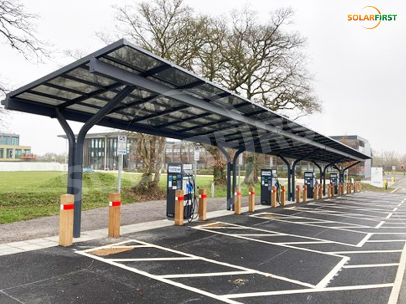 مشروع مرآب للطاقة الشمسية في جنوب جيسترشاير , المملكة المتحدة
