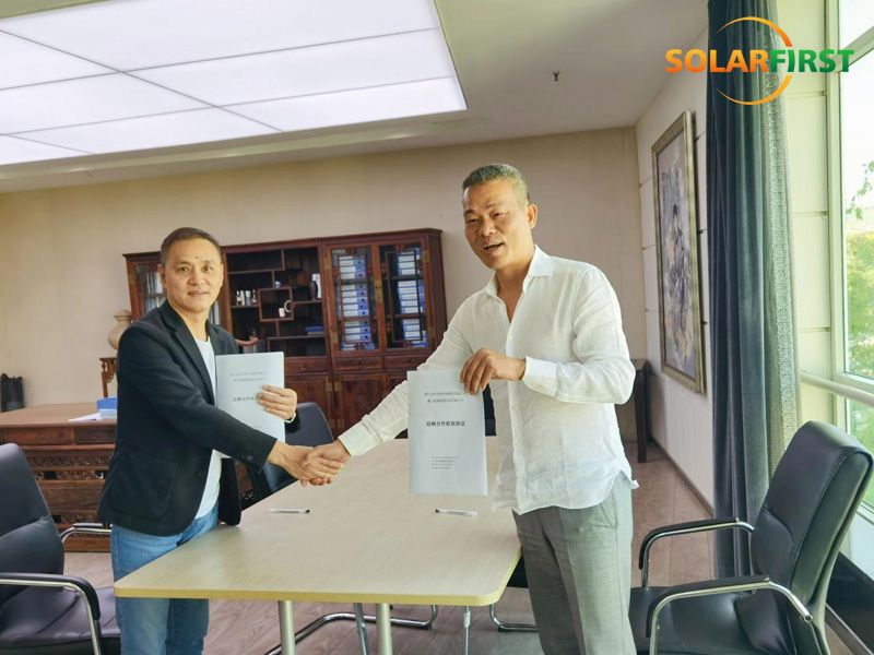 توقيع اتفاقية تعاون استراتيجي بين شركة الطاقة الشمسية و إنجول!
